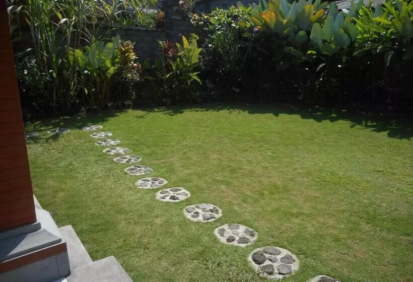 ペンション Cegeng Lestari Guest House