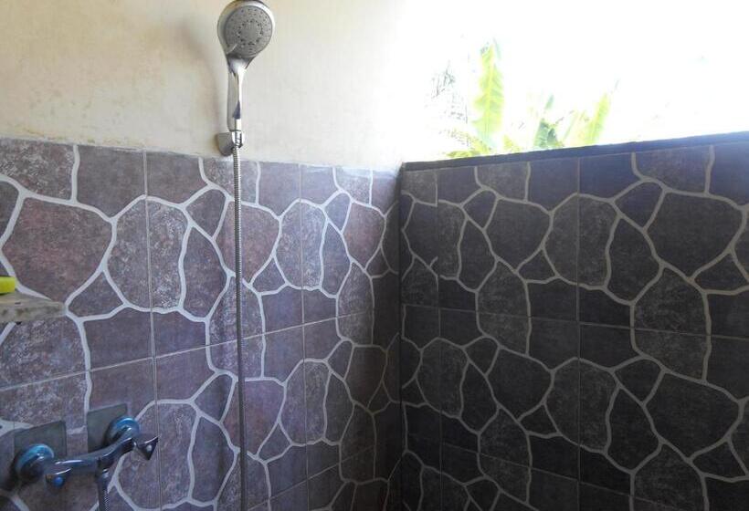 ペンション Cegeng Lestari Guest House