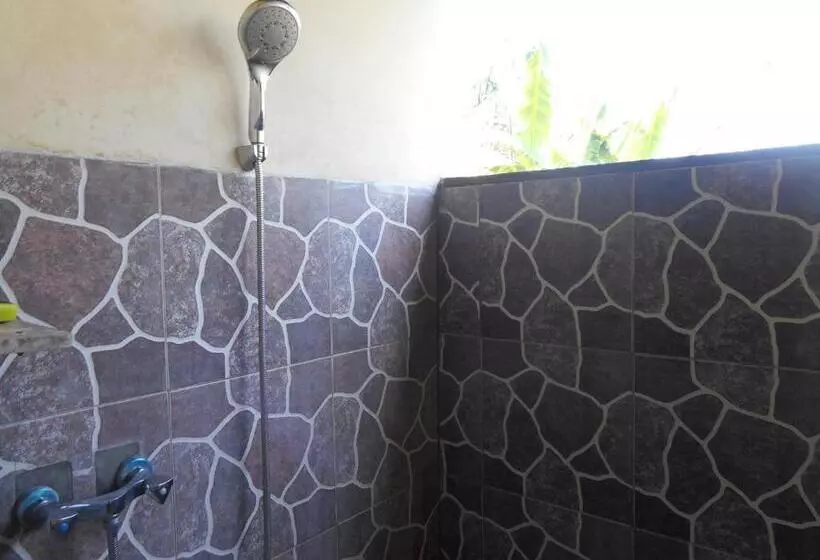 ペンション Cegeng Lestari Guest House