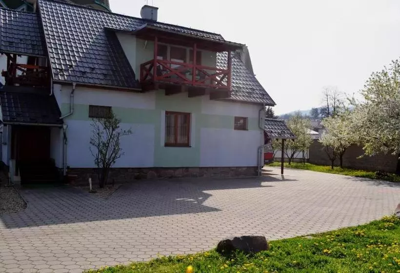 Majatalo Villa Silver Green