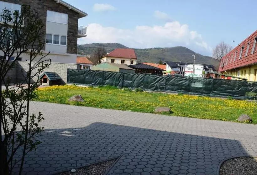 Majatalo Villa Silver Green