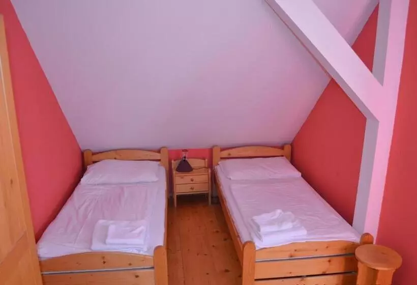 Majatalo Villa Silver Green