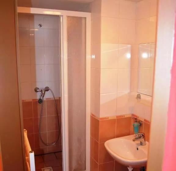 Majatalo Villa Silver Green