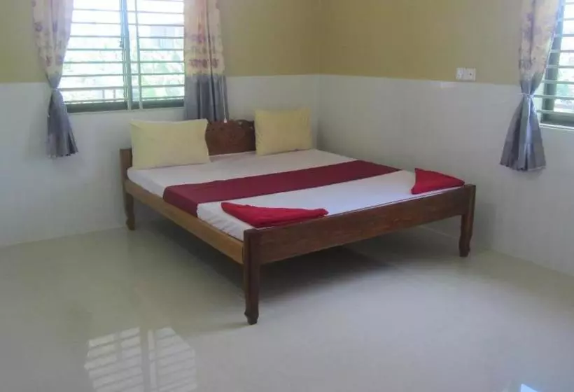 Retkeilymaja Phalla Riverside