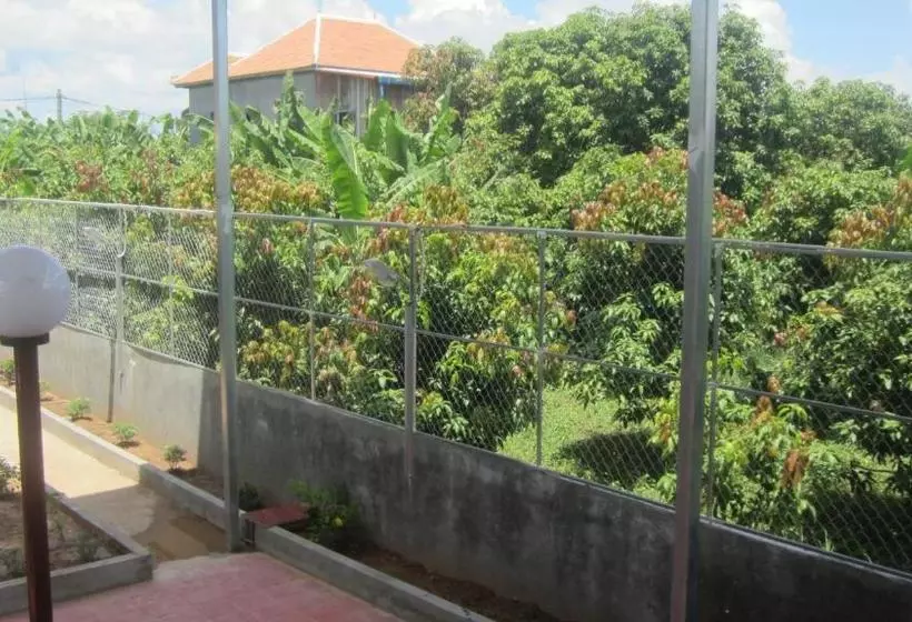 Retkeilymaja Phalla Riverside