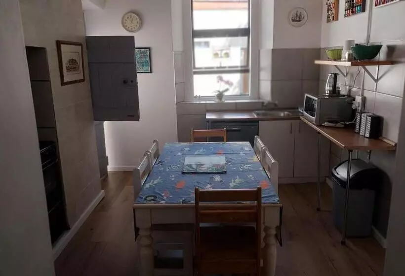 Majatalo Arnheim Guesthouse