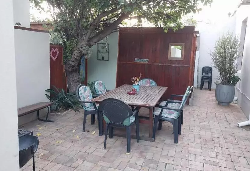 Majatalo Arnheim Guesthouse