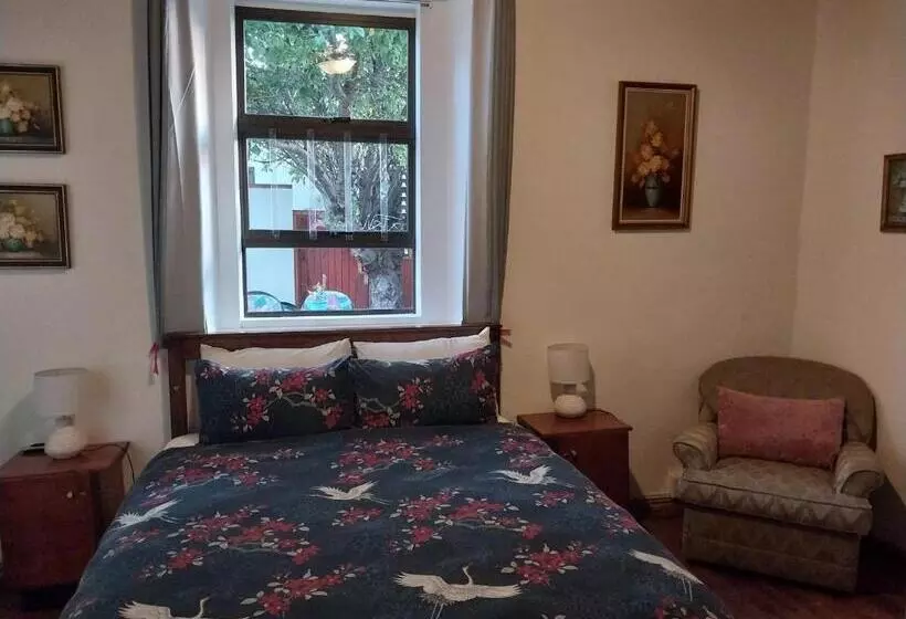 Majatalo Arnheim Guesthouse