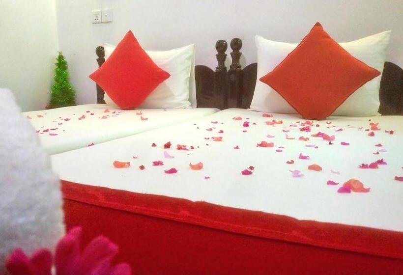 Pensionat Imaaga Kandy Residence