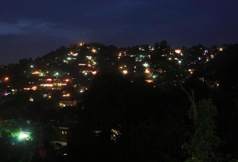 Pensionat Imaaga Kandy Residence