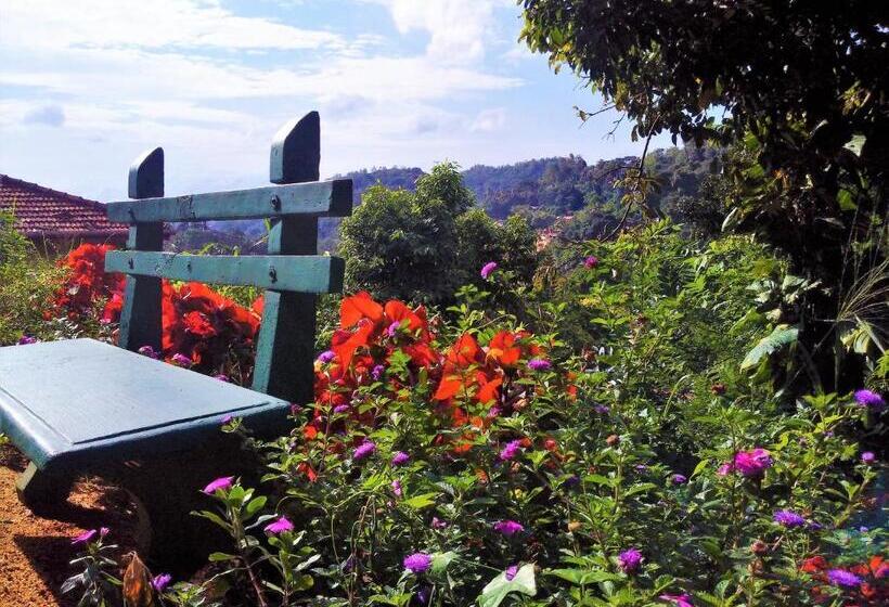 Pensionat Imaaga Kandy Residence