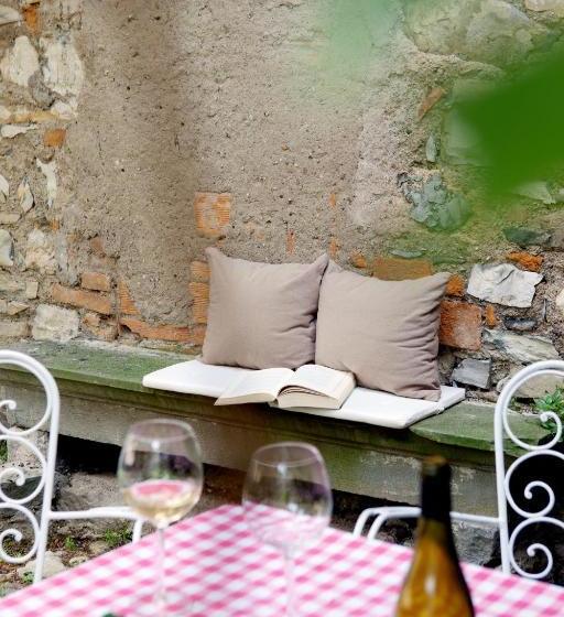 Отель Castello Oldofredi