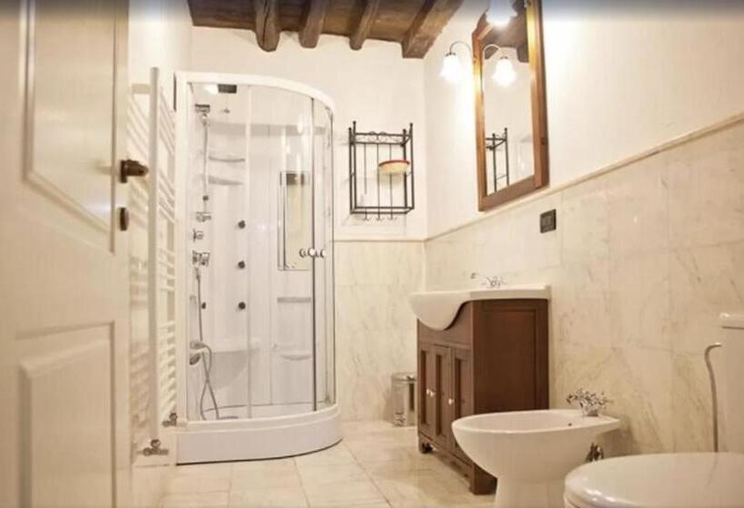 Отель Castello Oldofredi