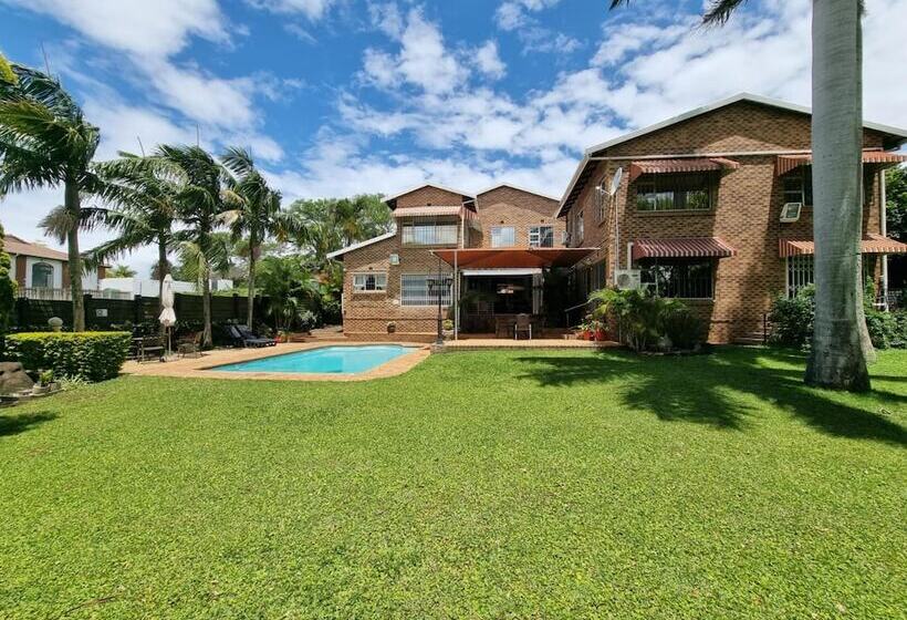 פנסיון Hillton Manor Guest House