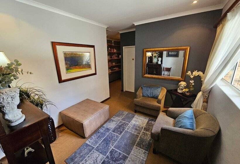 פנסיון Hillton Manor Guest House