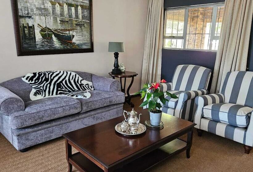 פנסיון Hillton Manor Guest House