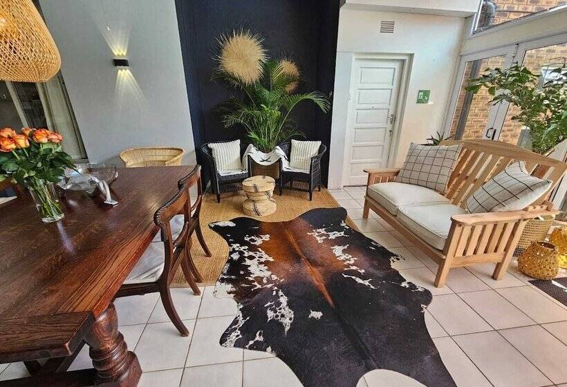 פנסיון Hillton Manor Guest House