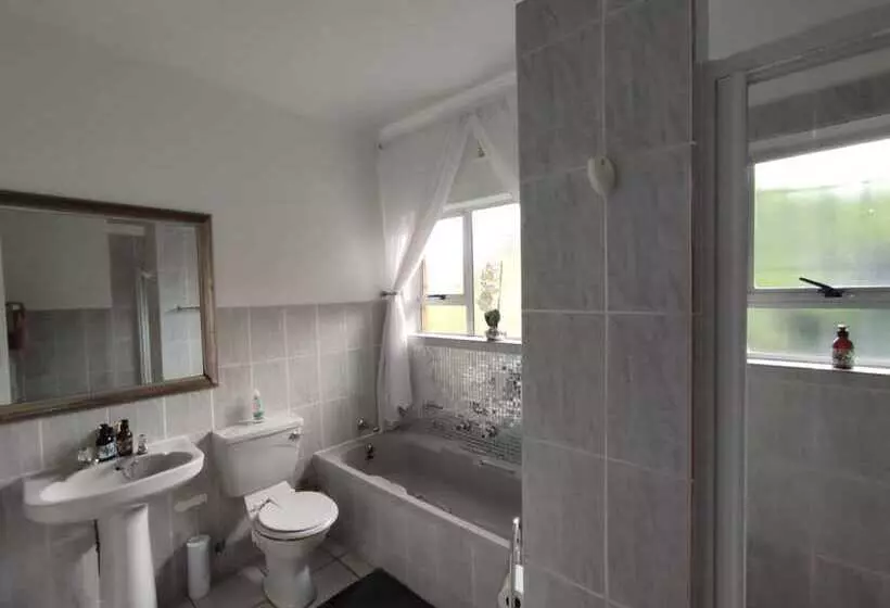 Pension Hillton Manor Guest House