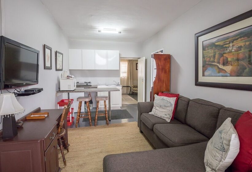 פנסיון Hillton Manor Guest House