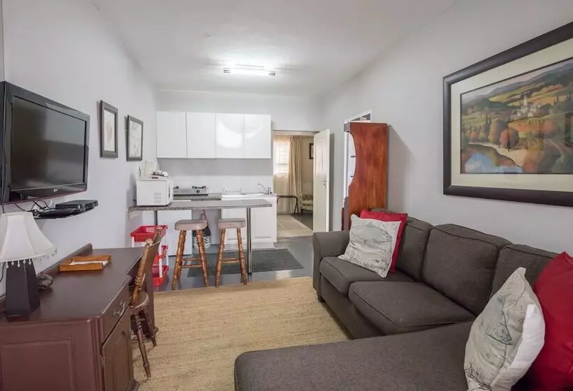 Pension Hillton Manor Guest House