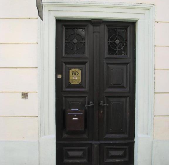 بنسيون Penzion 102