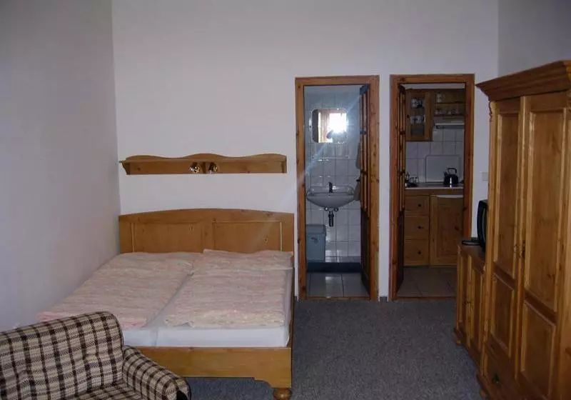 پانسیون Penzion 102