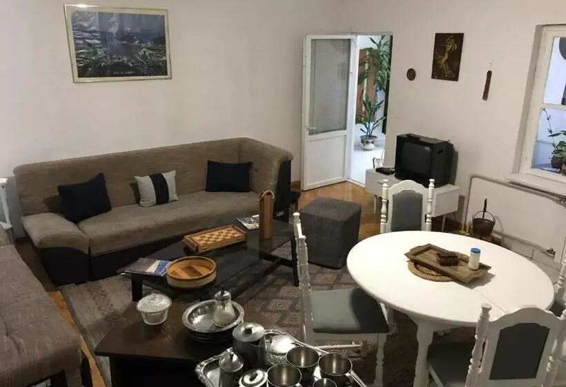 پانسیون Prenociste Chardak