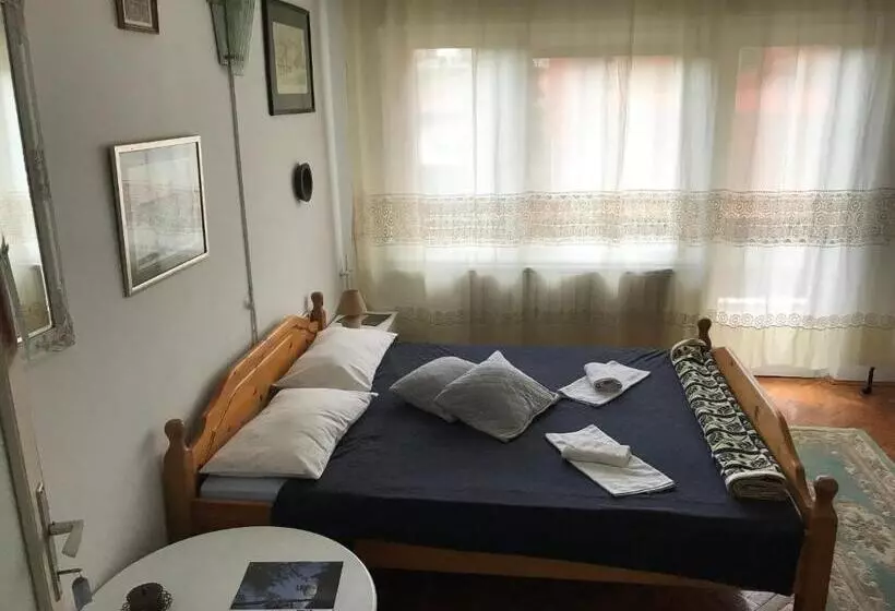 پانسیون Prenociste Chardak