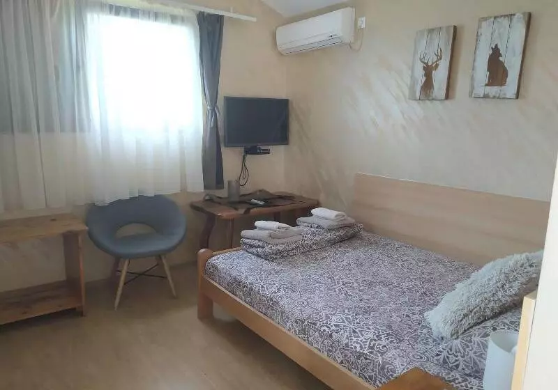 پانسیون Rooms Green Set