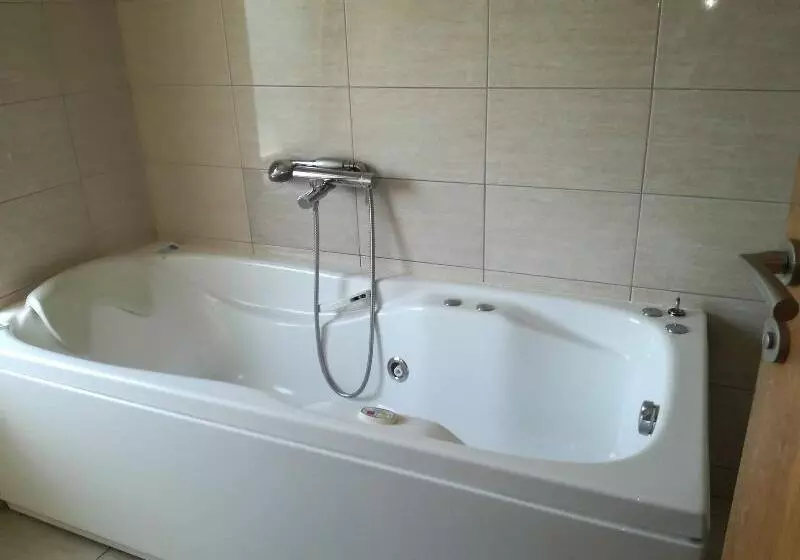 پانسیون Rooms Green Set