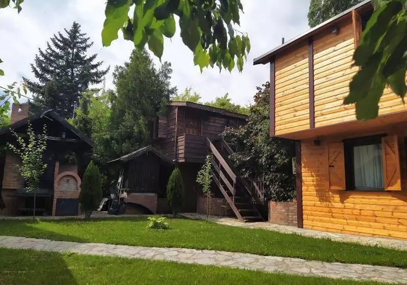 پانسیون Rooms Green Set