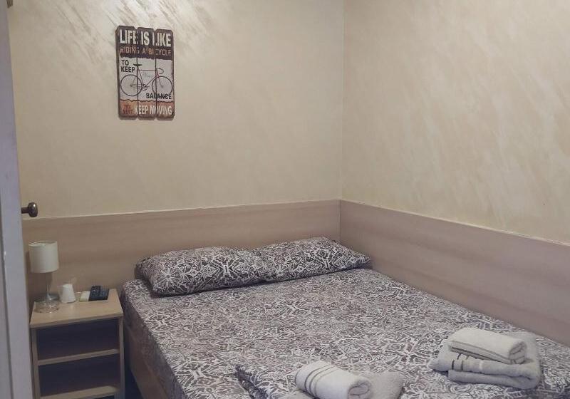 پانسیون Rooms Green Set