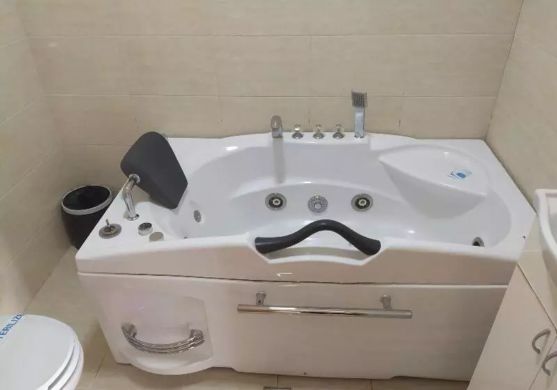 پانسیون Rooms Green Set