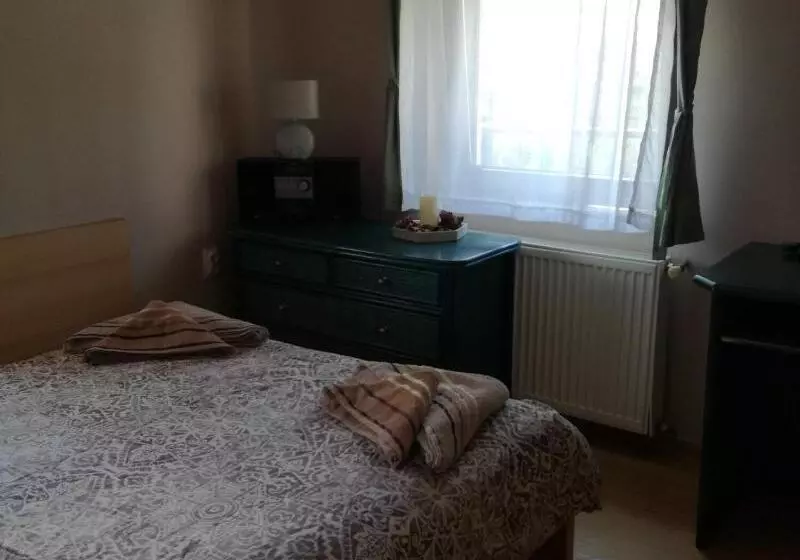 پانسیون Rooms Green Set