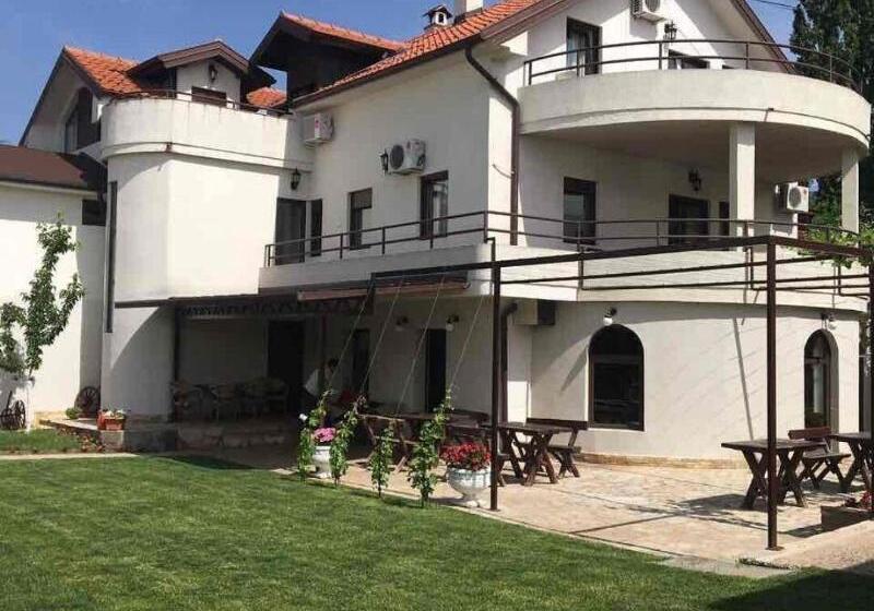 پانسیون Rooms Green Set