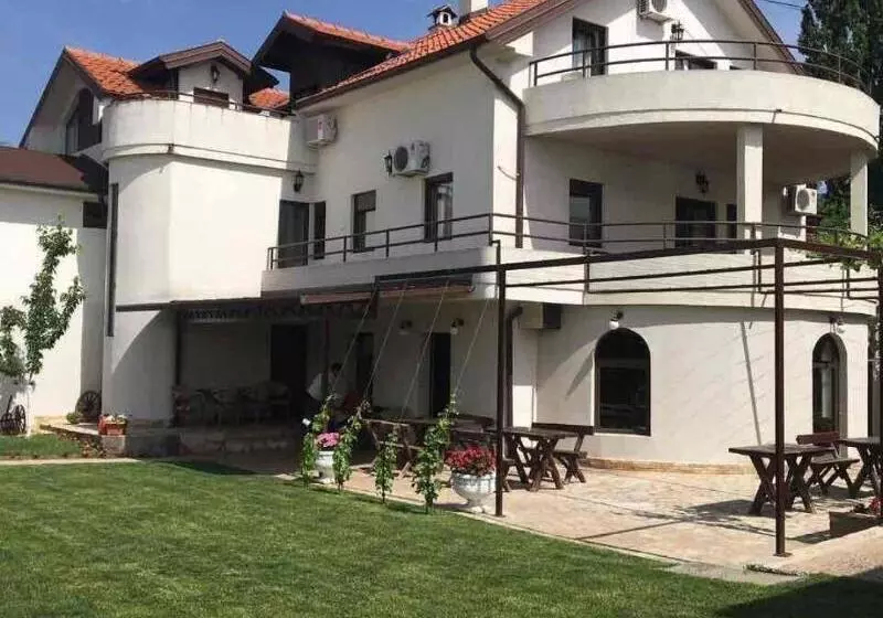 پانسیون Rooms Green Set