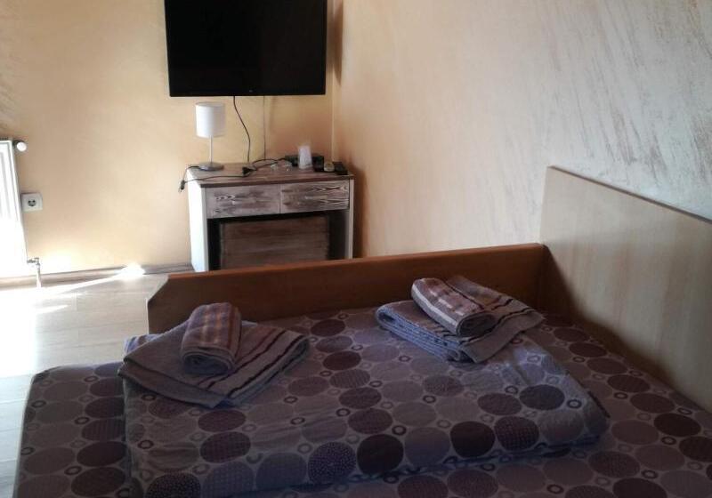 پانسیون Rooms Green Set