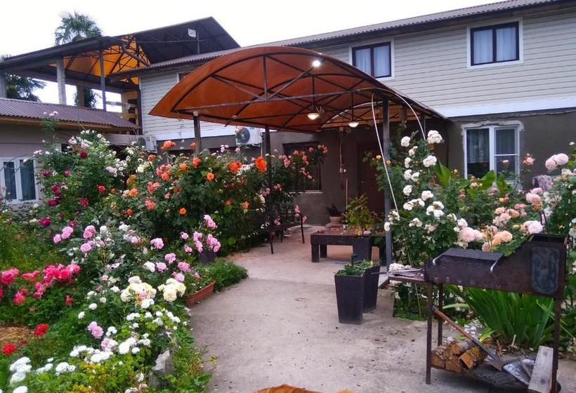 پانسیون Roza Guest House