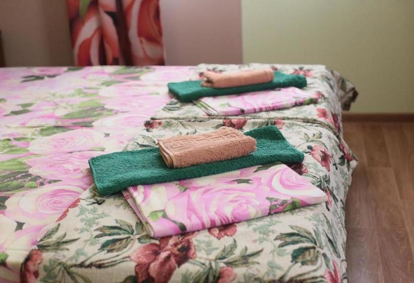 پانسیون Roza Guest House