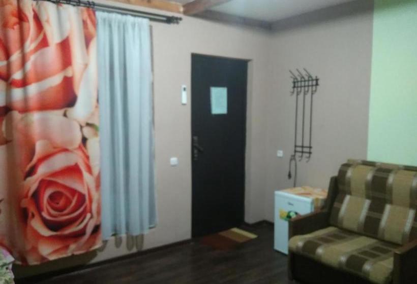 پانسیون Roza Guest House