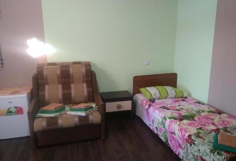 پانسیون Roza Guest House