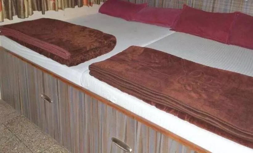 ペンション Ajanta Hotel 100 Mtrs Railway Station & 400 Mtrs Dargah