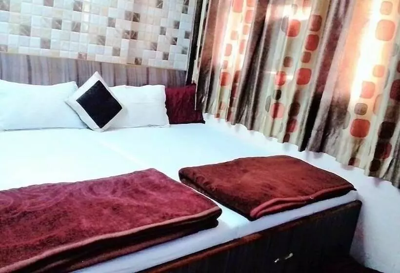 ペンション Ajanta Hotel 100 Mtrs Railway Station & 400 Mtrs Dargah