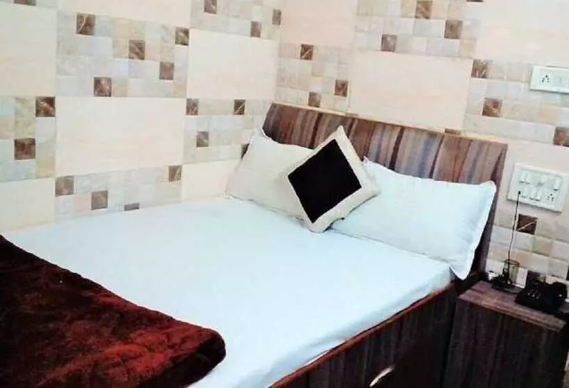 ペンション Ajanta Hotel 100 Mtrs Railway Station & 400 Mtrs Dargah