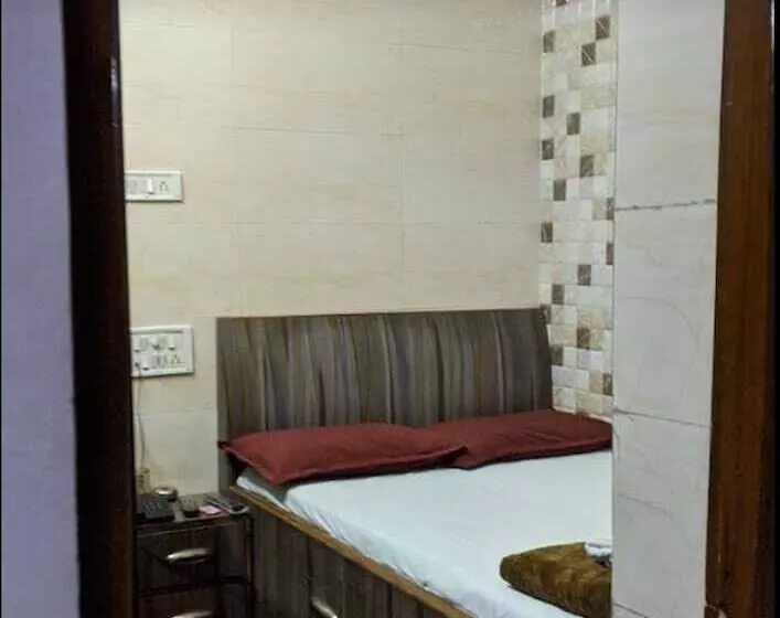 ペンション Ajanta Hotel 100 Mtrs Railway Station & 400 Mtrs Dargah