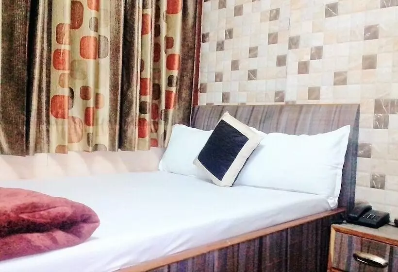 ペンション Ajanta Hotel 100 Mtrs Railway Station & 400 Mtrs Dargah