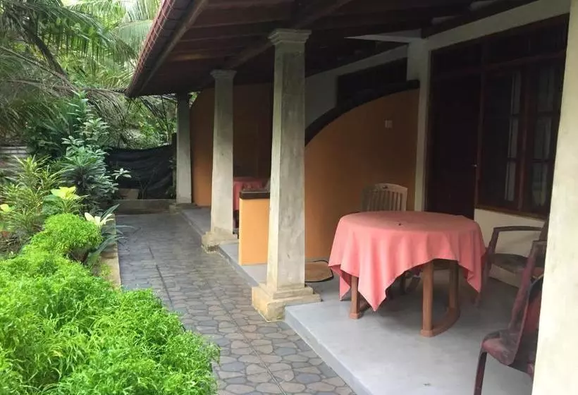 ペンション Brinkhouse Guesthouse , Unawatuna Beach