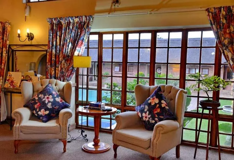 Majatalo Owls Loft Guesthouse