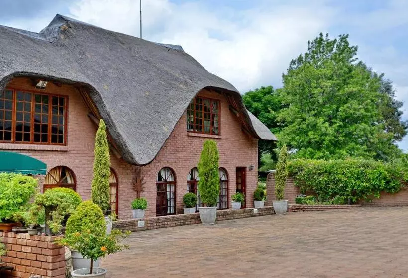 Majatalo Owls Loft Guesthouse