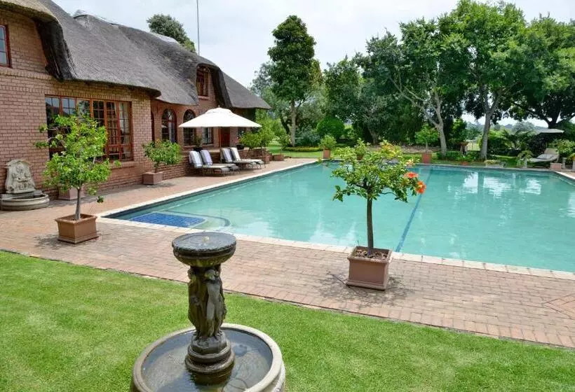 Majatalo Owls Loft Guesthouse